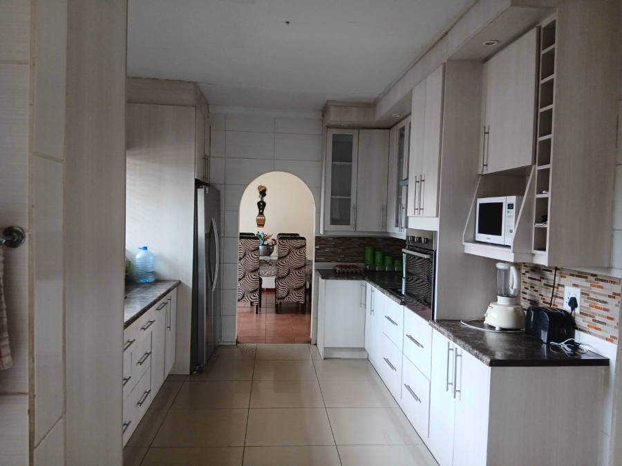 3 Bedroom Property for Sale in Rustenburg Central North West